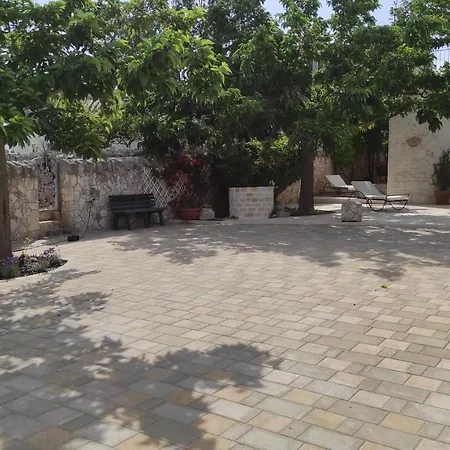 Casa Ciccone Cardone * Locorotondo